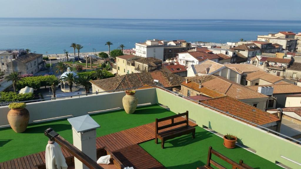 Hotel Mediterraneo Roccella Ionica Dış mekan fotoğraf